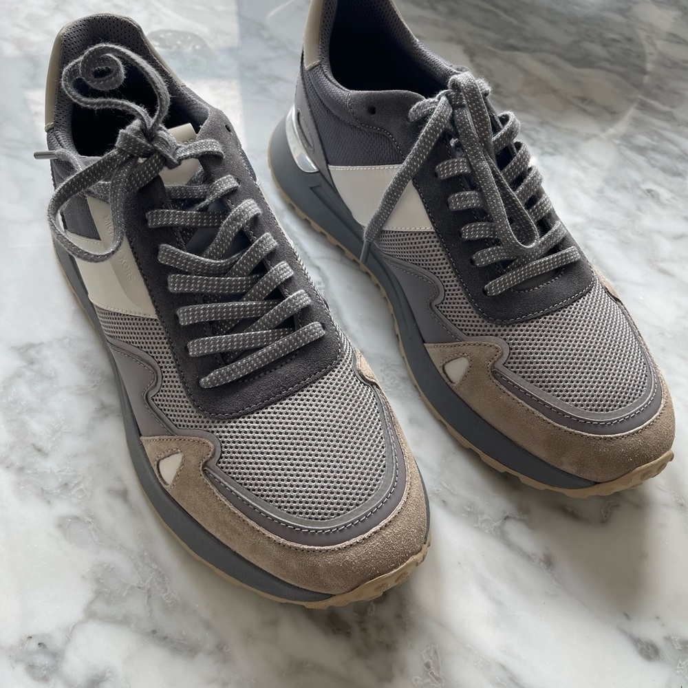Men’s Michael Kors Miles Mesh / Leather Trainer, size 10 - Picture 3 of 5